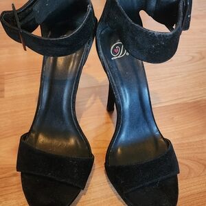 DV by Dolce Vita Black Heels